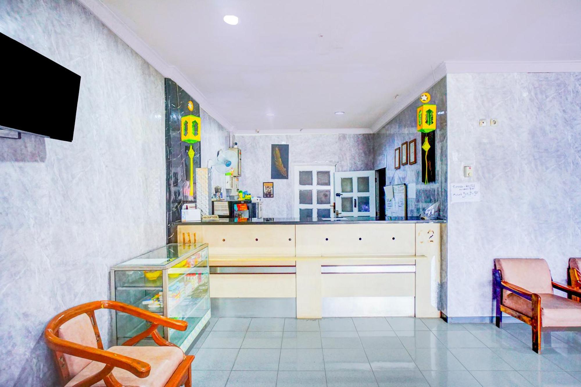 เรดดอร์ซ พลัส เนียร์ อิสตานา ไมมุน เมดาน Hotel ภายนอก รูปภาพ