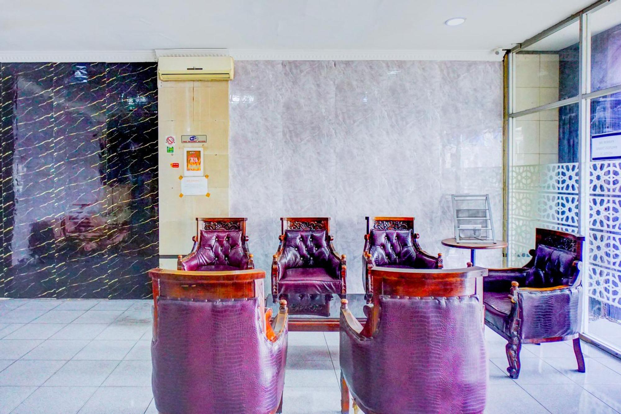 เรดดอร์ซ พลัส เนียร์ อิสตานา ไมมุน เมดาน Hotel ภายนอก รูปภาพ