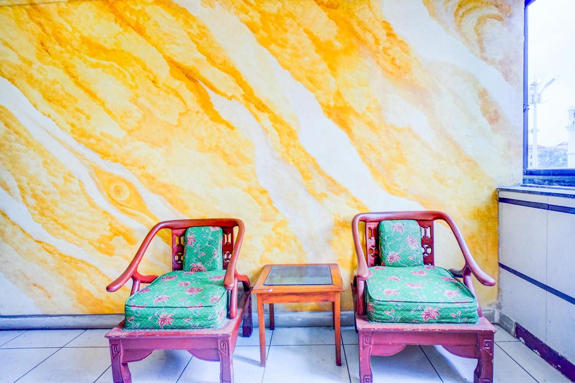 เรดดอร์ซ พลัส เนียร์ อิสตานา ไมมุน เมดาน Hotel ภายนอก รูปภาพ